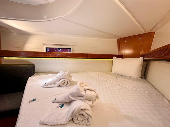 Image of Spark 1 yacht #18