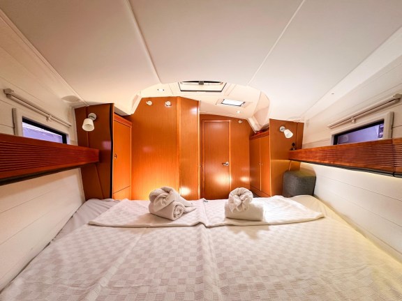 Image of Spark 1 yacht #17