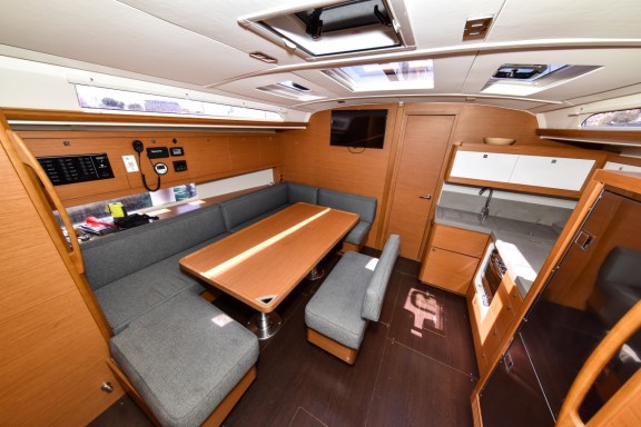 Image of La Familia yacht #13