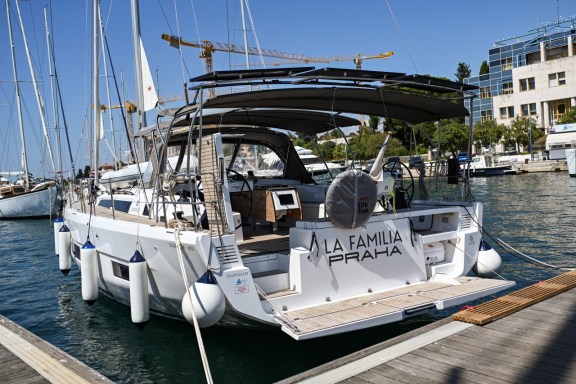 Image of La Familia yacht #26