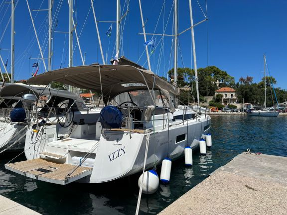 Image of Izzy yacht #3