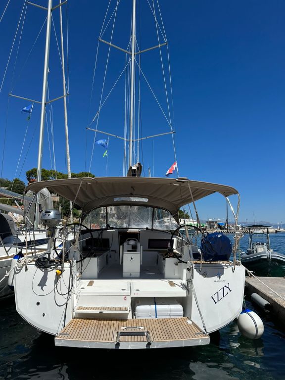 Image of Izzy yacht #14