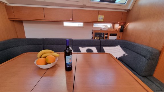 Image of Spring Dolphin yacht #8