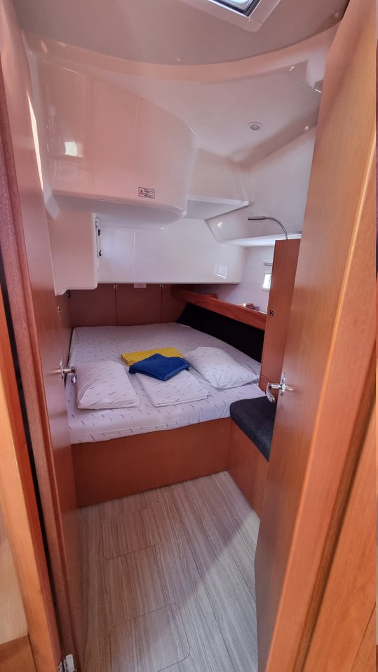 Image of Spring Dolphin yacht #13