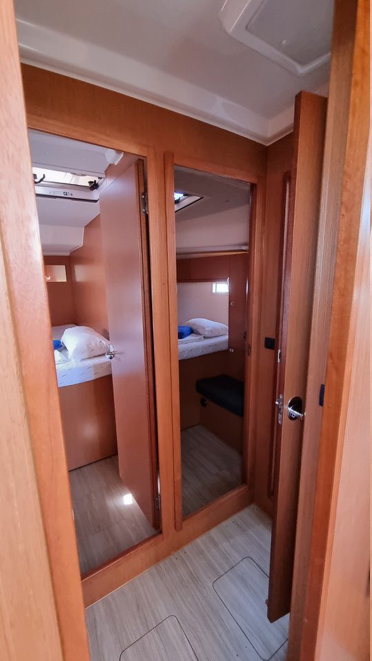 Image of Spring Dolphin yacht #14