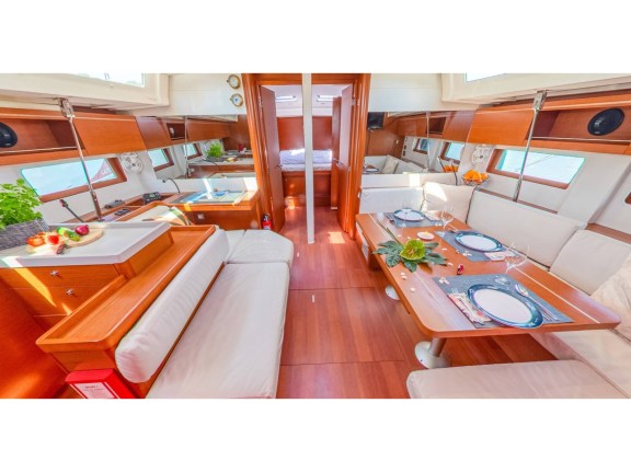 Image of South Point yacht #15