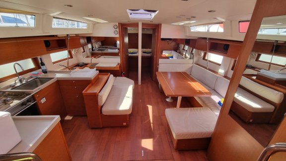 Image of South Point yacht #17