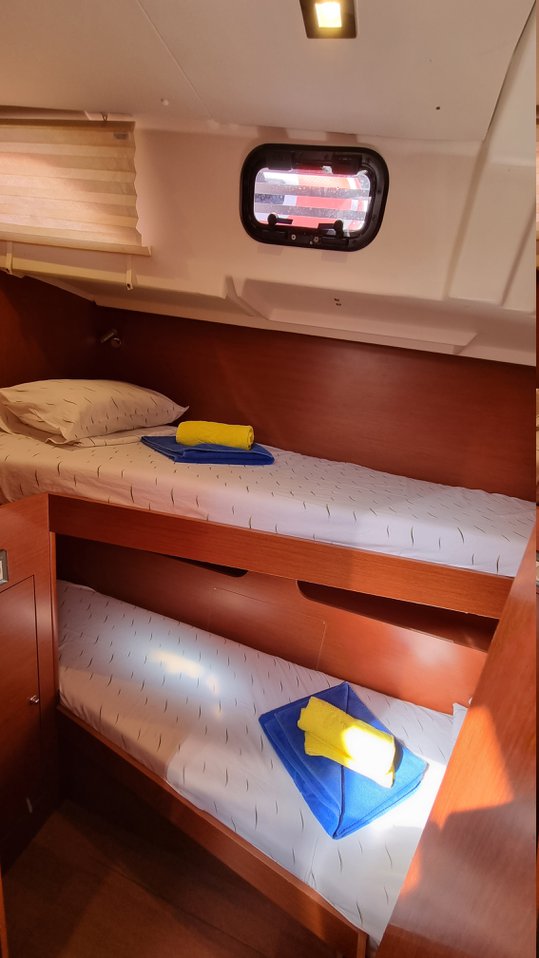 Image of South Point yacht #22