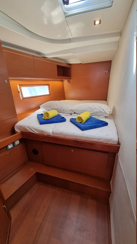 Image of South Point yacht #25