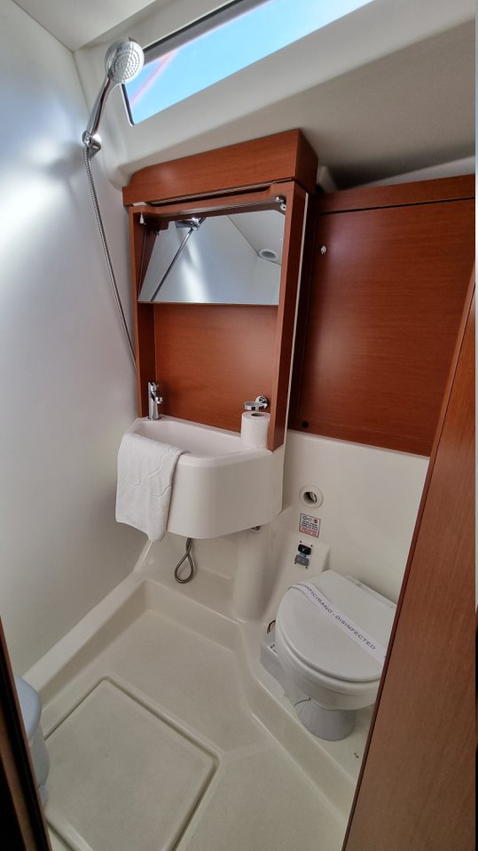 Image of South Point yacht #27