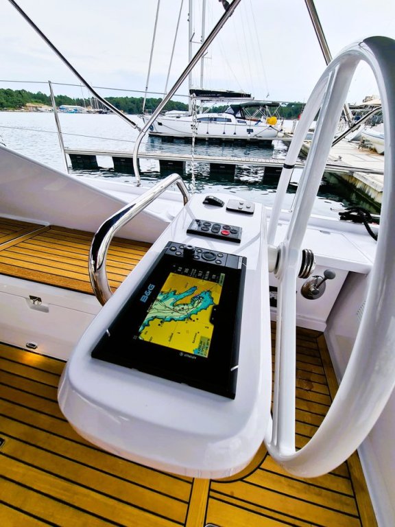 Image of Hangover yacht #8