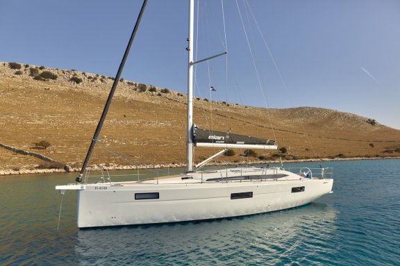 Image of Hangover yacht #3