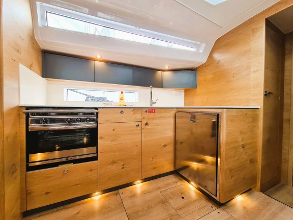 Image of Hangover yacht #18