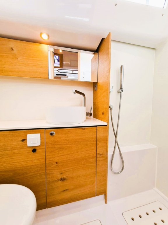 Image of Hangover yacht #25