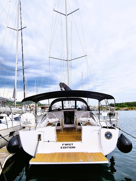 Image of First Edition yacht #3