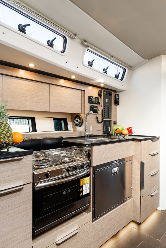 Image of White Pearl yacht #13