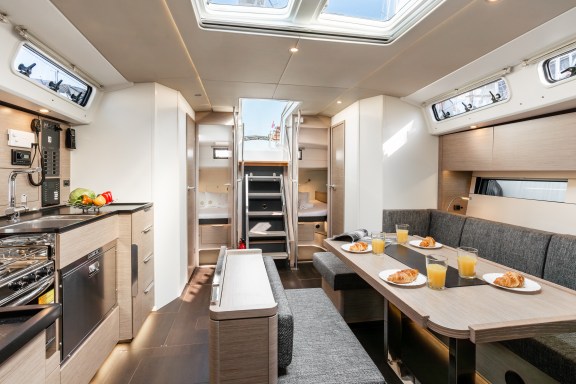 Image of White Pearl yacht #16