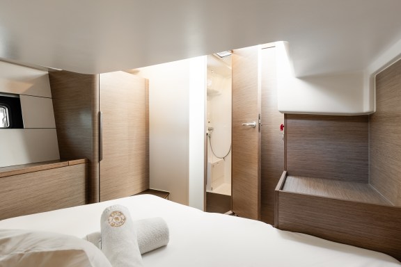 Image of White Pearl yacht #23