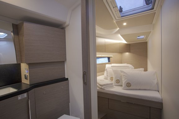 Image of White Pearl yacht #26