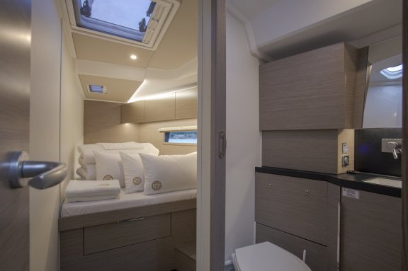 Image of White Pearl yacht #27