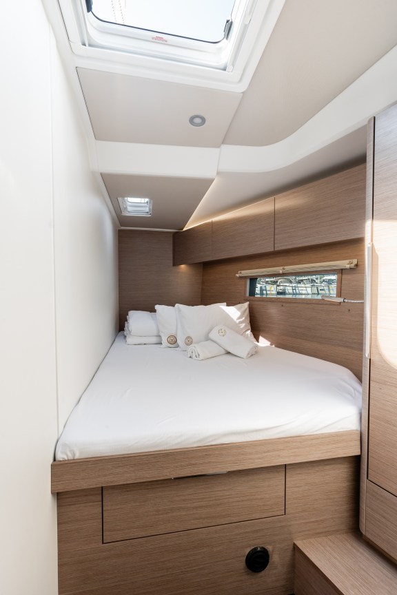 Image of White Pearl yacht #29