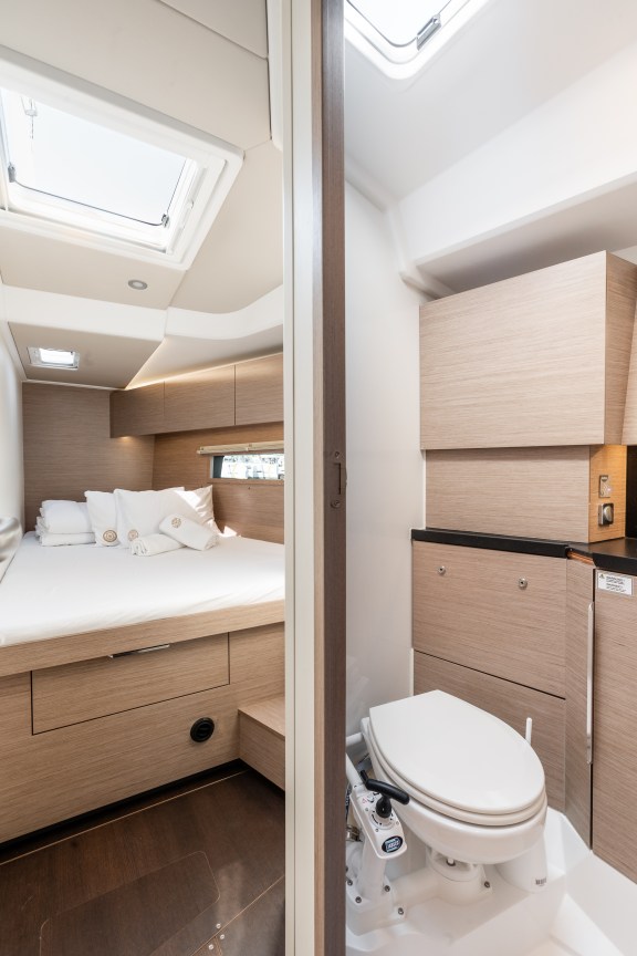 Image of White Pearl yacht #30