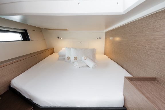 Image of White Pearl yacht #32