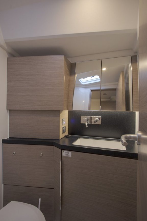 Image of White Pearl yacht #33