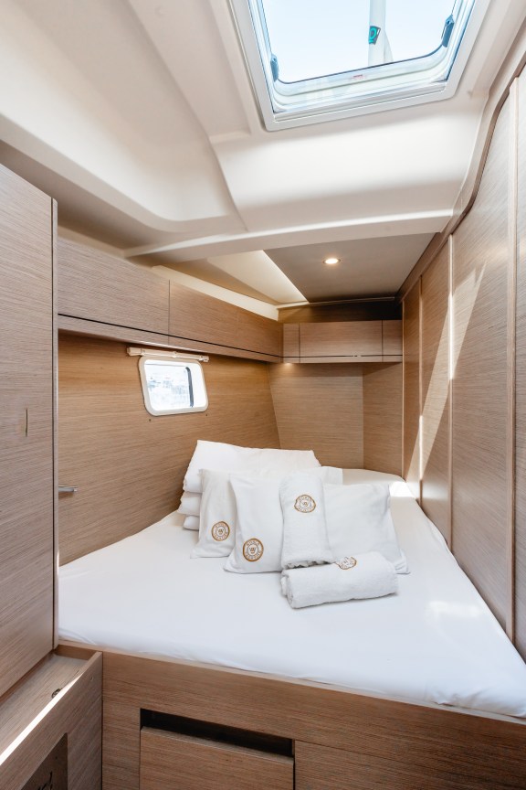 Image of Ladies G yacht #10