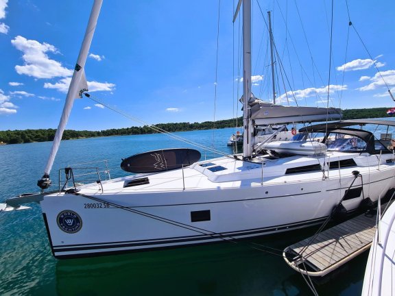 Image of Adriatiq Scum yacht #4