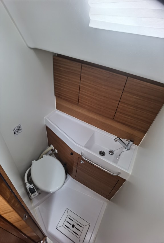 Image of SkyFall yacht #8