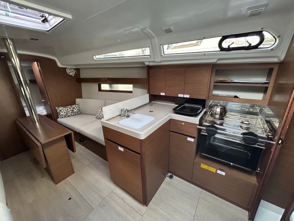 Image of Sail Altair yacht #9