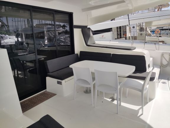 Image of Sleepy yacht #5