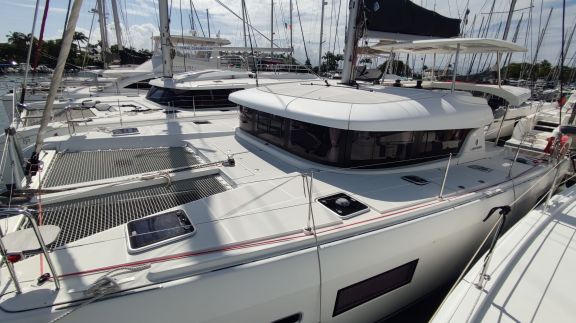 Image of Sleepy yacht #6