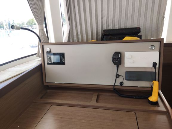 Image of Sleepy yacht #14