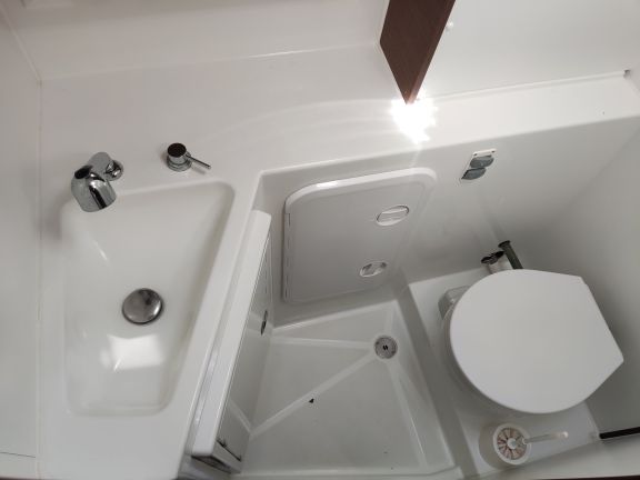 Image of Sleepy yacht #21