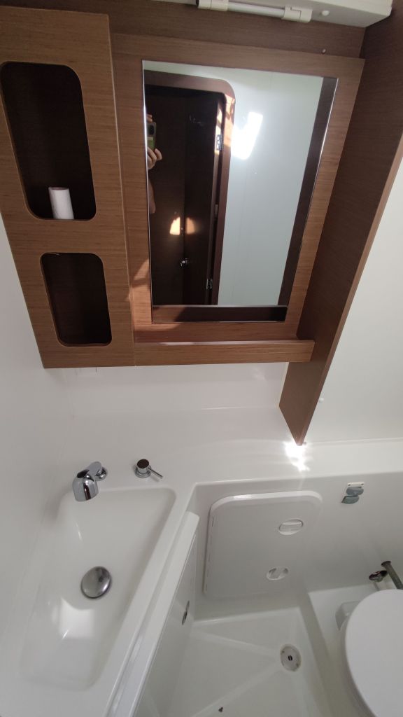 Image of Sleepy yacht #19