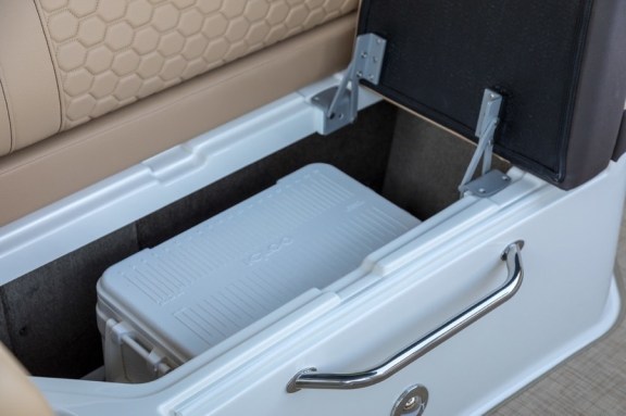 Image of Happy Hours yacht #6