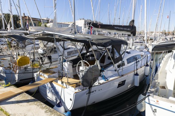 Image of Lady Blue yacht #4