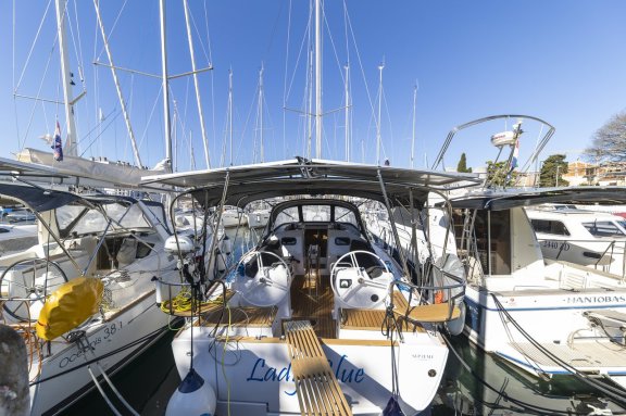 Image of Lady Blue yacht #3