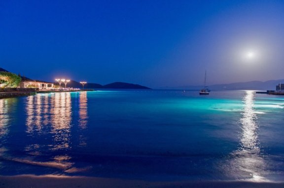 Image of Treaton yacht #37