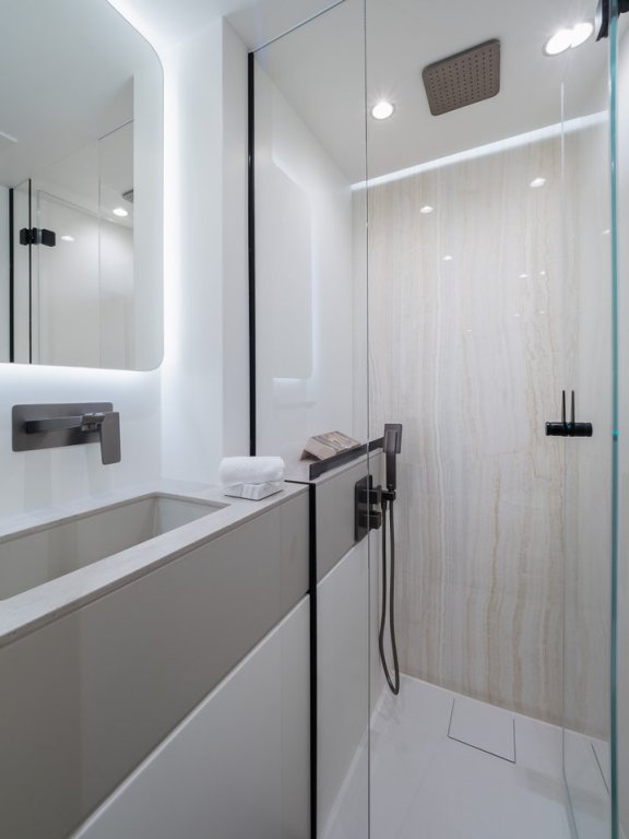 Image of Sweet Dreams yacht #33