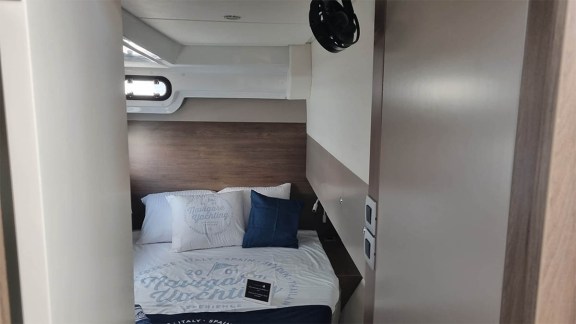 Image of Sunrise yacht #35