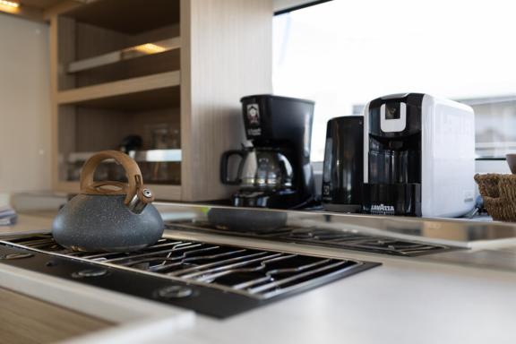 Image of Linda II yacht #8