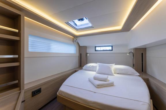 Image of Linda II yacht #10