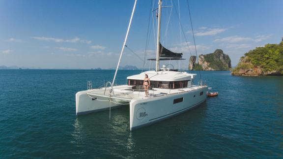 Image of Blue Moon yacht #3