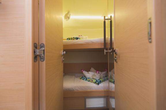 Image of Blue Moon yacht #14