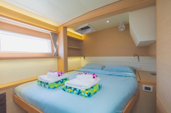 Image of Blue Moon yacht #17