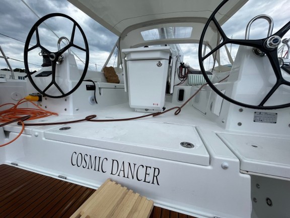Image of Cosmic Dancer yacht #5