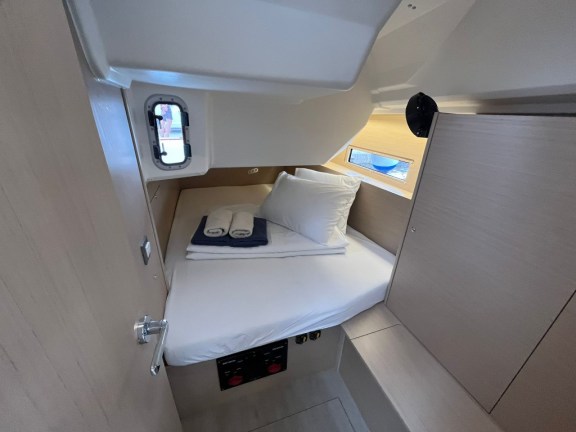 Image of Cosmic Dancer yacht #18